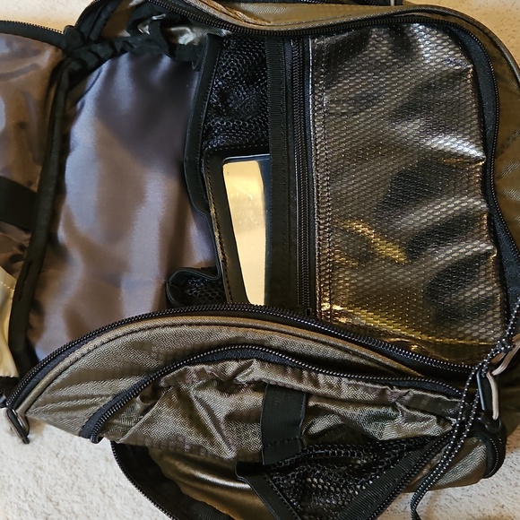 Hanging Toiletry Kit NWT Eddie Bauer - Picture 4 of 7